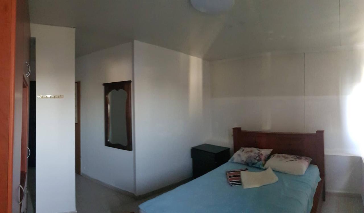 Apartamento Cozy Flat With Parking Well-Placed Near Tlv Airport Lod Exterior foto