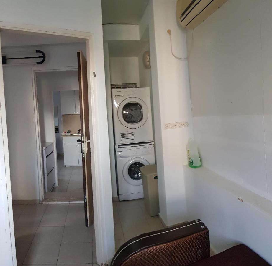 Cozy Flat With Parking Well-Placed Near Tlv Airport Lod Exterior foto